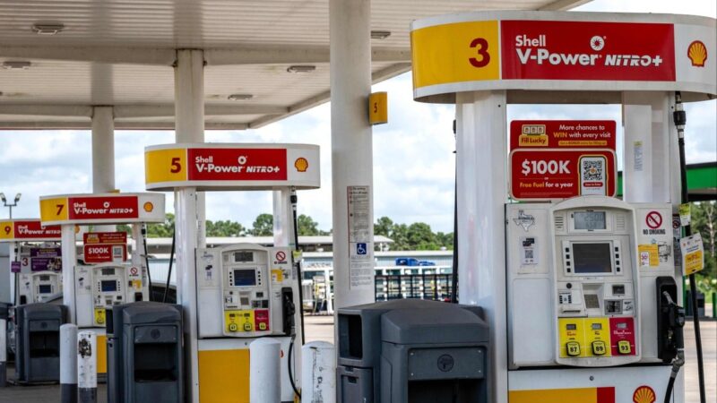 Trump to meet US oil executives as Iran war keeps fuel prices high