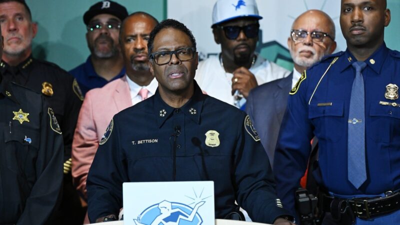 3 people killed and 4 injured in shooting at Michigan strip club, police say