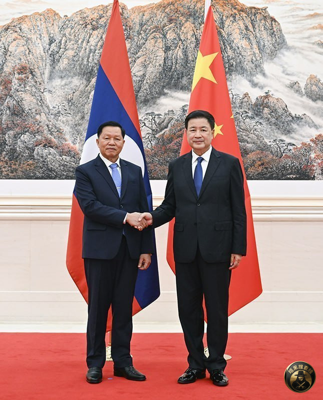 #国内新闻 王小洪会见老挝公安部部长万通,双方将深化执法安全 #国内新闻 王小洪会见老挝公安部部长万通,双方将深化执法安全