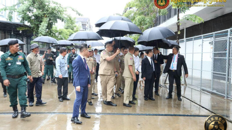 中国公安部代表团参访柬埔寨巴地待遣返中心

今天上午，柬