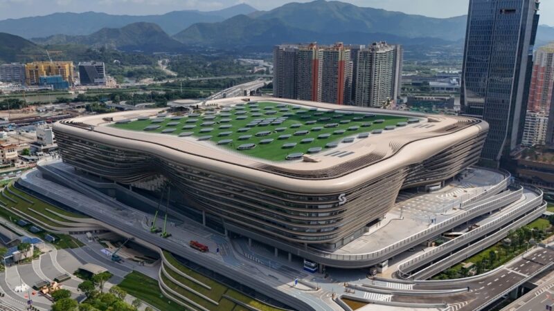 Travel agencies tout Huanggang Port tours, but security chief urges later visits