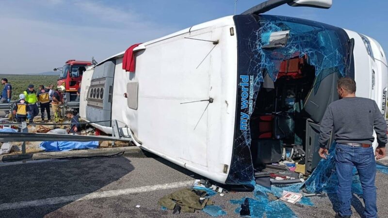 11 dead, 27 injured after coach crashes into lorry in western Turkey, officials say