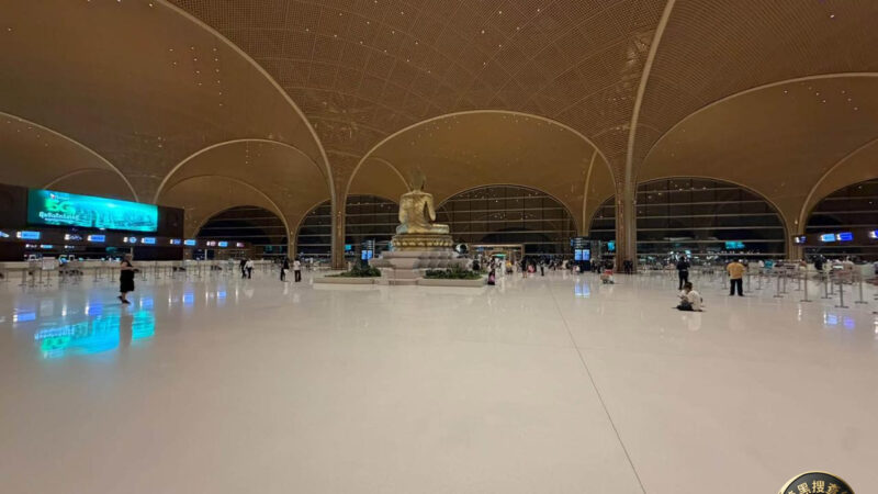 网友拍摄的德崇国际机场候机楼，真是一个干干净净、空空荡荡～～